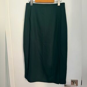 Elegant Dark Green Women's Pencil Skirt. Made in Great Britain. Waist 28”